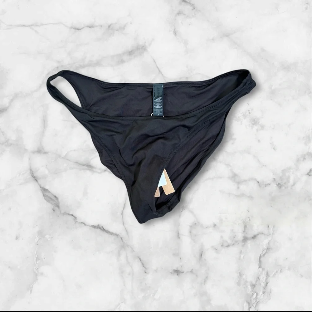 SKIMS nwt signature